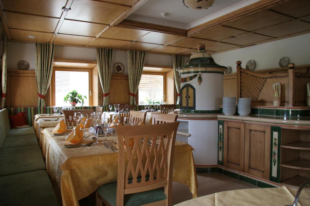 Hotel Goldener Adler Curon Venosta Eksteriør billede